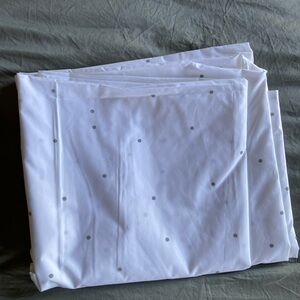 [Brooklinen] NWOT Grey Polka Dot FLAT SHEET - QUEEN